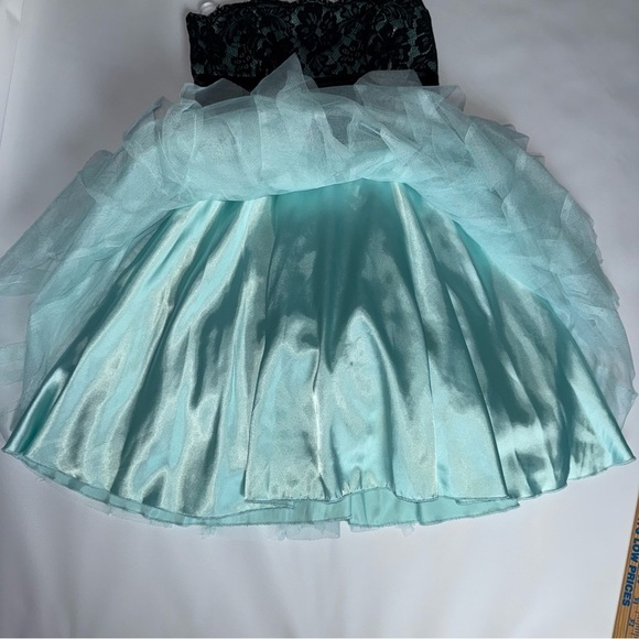 Deb Black and Green Spaghetti Strap Sundress Cocktail Juniors size small - Picture 11 of 12